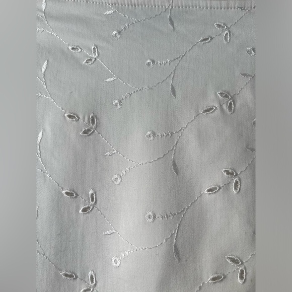 Betsey Johnson New York Vintage White Eyelet Skirt - Picture 5 of 8